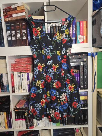Jolie robe fleurie NAF NAF taille 34 - État impeccable!