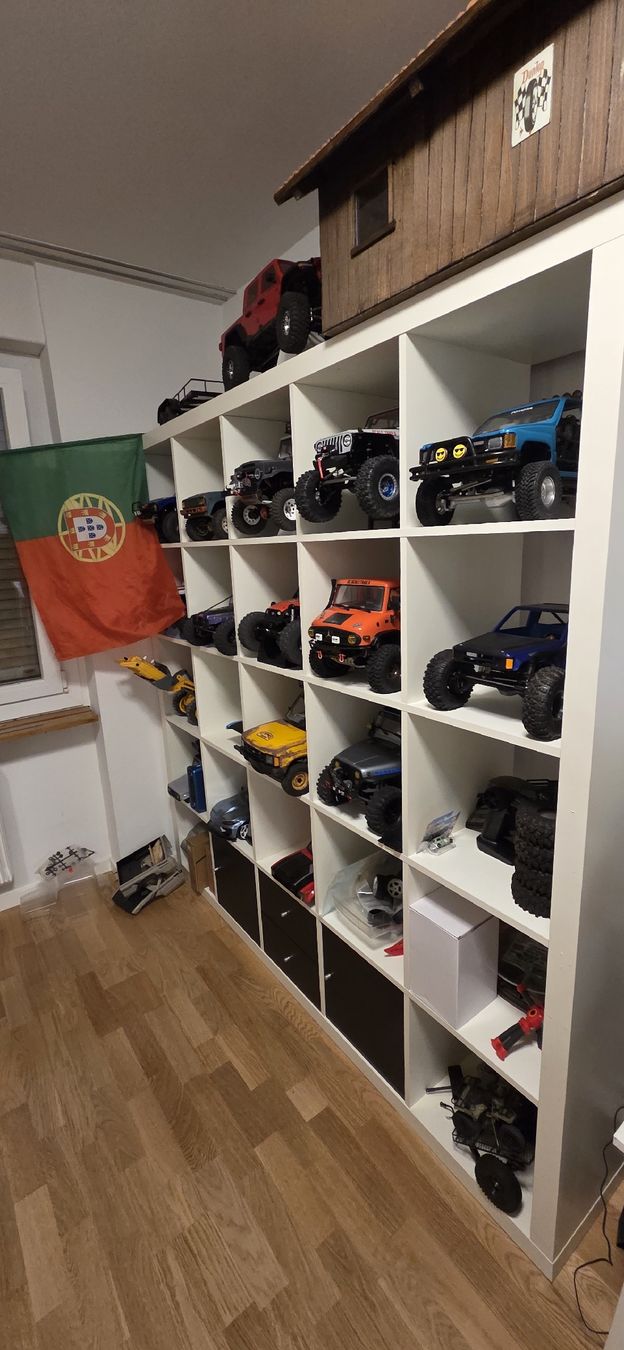 Ikea Scaffali: kallax Ikea 5x5 – Usato da Lyss venduto da Tigaslopezzz