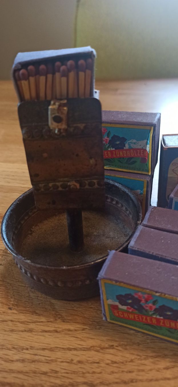 Aschenbecher: Stammtisch Aschenbecher – Gebraucht aus Luzern von Hherger