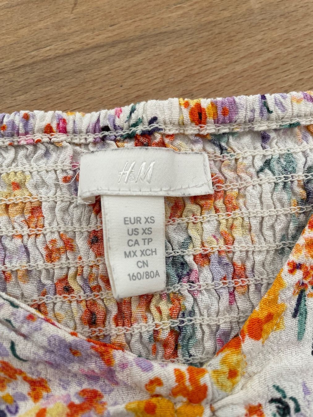 H&M Top: Top Fleuri Taille XS – Usato da Sion venduto da Mazarine_ 4