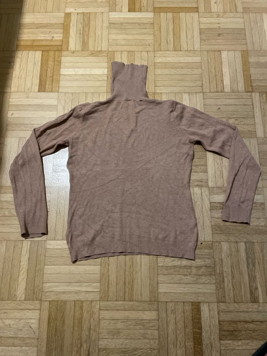 Maglioni & Felpe: Rollkragenpullover beige gebraucht mit kleinem Loch – Difettoso da Biel/Bienne venduto da Bolagol9 1