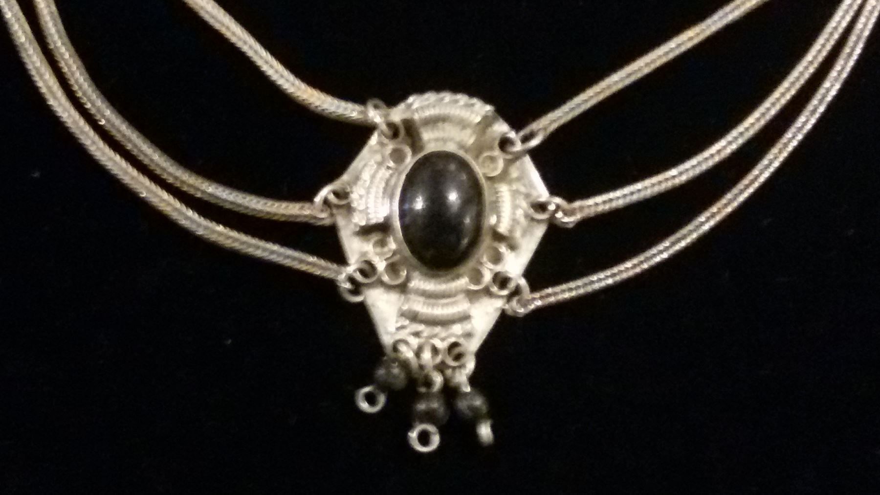 Catenine: Collier Silber mit schwarzem Stein – Usato da Bischofszell venduto da Joachim-115 1