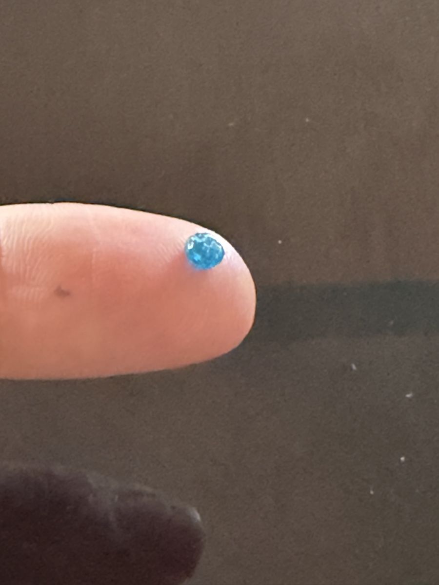 Pierres précieuses: Blauer Edelstein   ca. 4mm  – Neuf avec emballage d'origine à Zürich par joyfulgrace 2