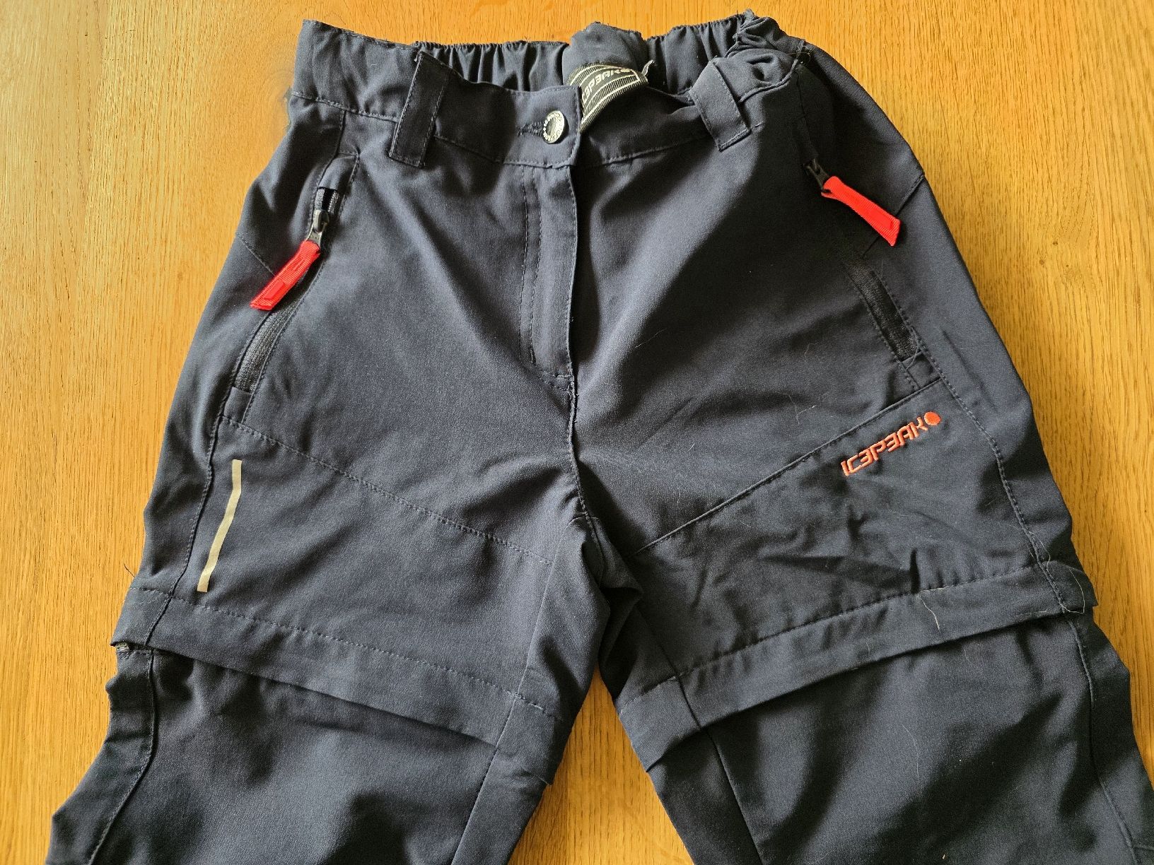 Pantalons: Kinder Wanderhose Grösse 128 – D'occasion à Altstätten SG par Carrybones 1