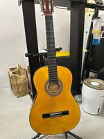 Acoustic Guitar, top quality, barely used