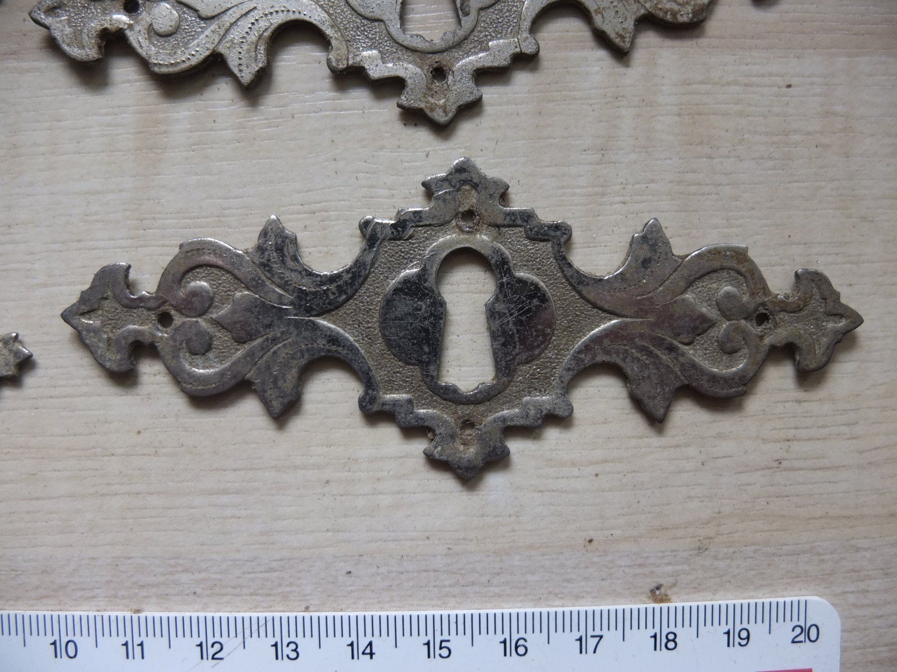 Eisenwaren: Schöne antike Beschläge/Schlüsselrosette 3Stk oder mehr – Gebraucht aus St. Margrethen SG von Profitboerse