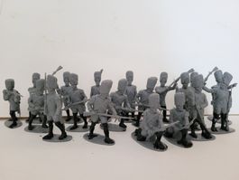 19 Soldats en plastique époque de Napoléon 5 cm