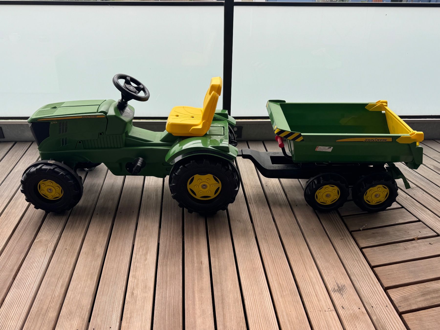 John Deere Fahrzeuge für Kinder: Tretttraktor John Deere – Gebraucht aus Sursee von gyrgyros 7