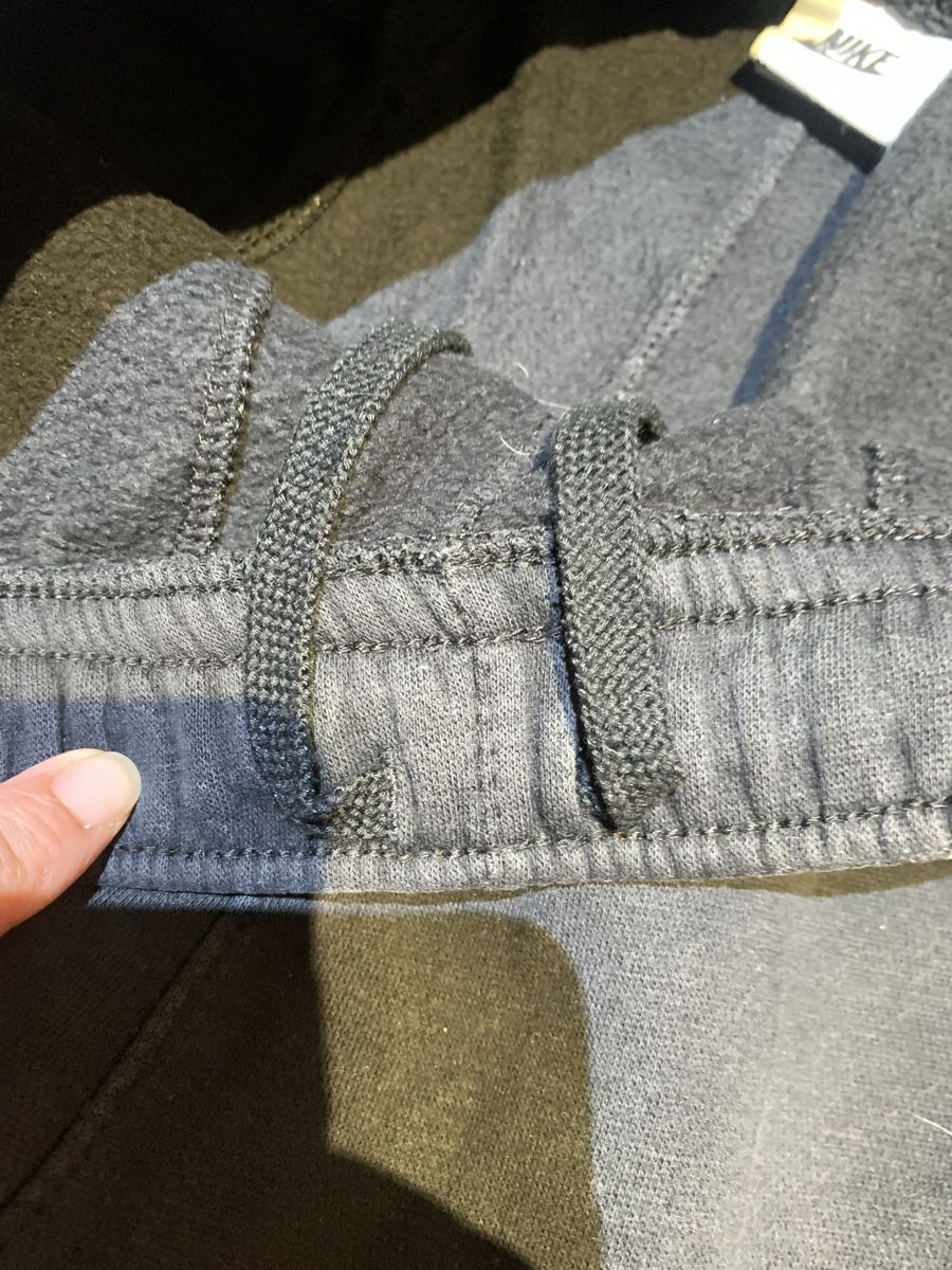 Nike Pantaloni: NIKE Jogginghose schwarz Grösse M  – Usato da Winterthur venduto da amapola 4