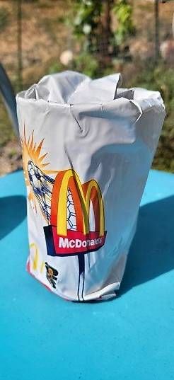 Contenitori & Simili: Becher Shaqiri von Mc Donalds – Nuovo e nell'imballaggio originale da Duggingen venduto da lot-of-fun 1