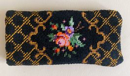 True Vintage Brillenetui schwarz Gobelin Blumen - Retro