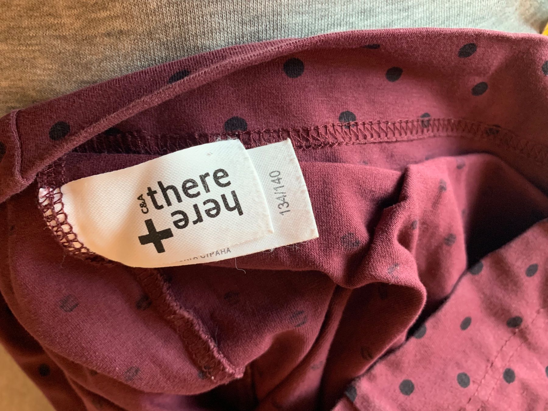 C&A Kleiderpakete & -sets: Lot -  Langarmshirt + hose  gr. 134 – Gebraucht aus Arbedo von nadia1973 5