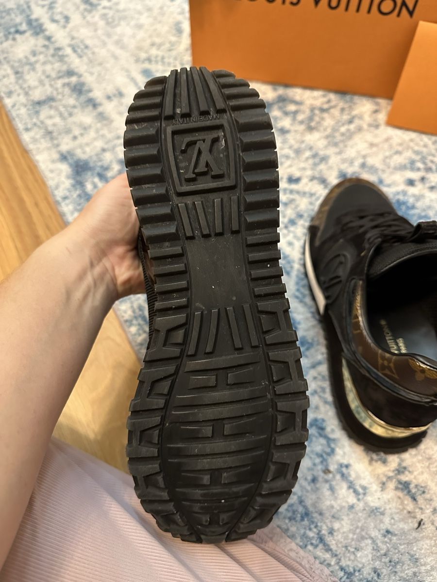 Louis Vuitton Scarpe da donna: LV Run Away Sneaker – Nuovo (secondo la descrizione) da Adlikon b.Regensdf venduto da E.Prov 4
