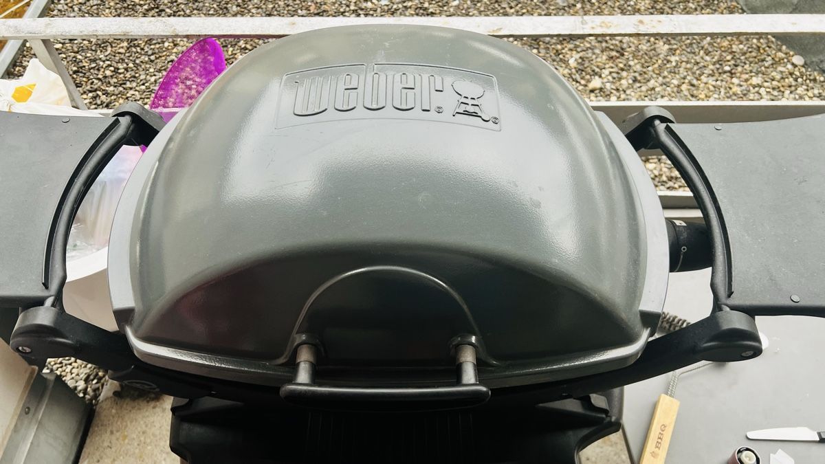 Weber Griglie: Weber Elektrogrill mit Gestell   – Usato da Basel venduto da Nikitan