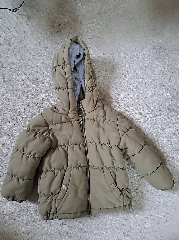 Vestes & Manteaux: Kinderjacke grösse 86 – D'occasion à Neftenbach par Ctruempi