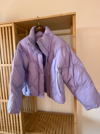 Stand Studio Jacke, lila, Grösse 36. Ideal für den Winter!