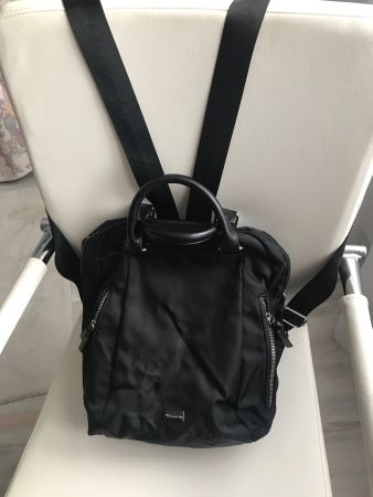 Schöner Tamaris Rucksack in Schwarz -NEU