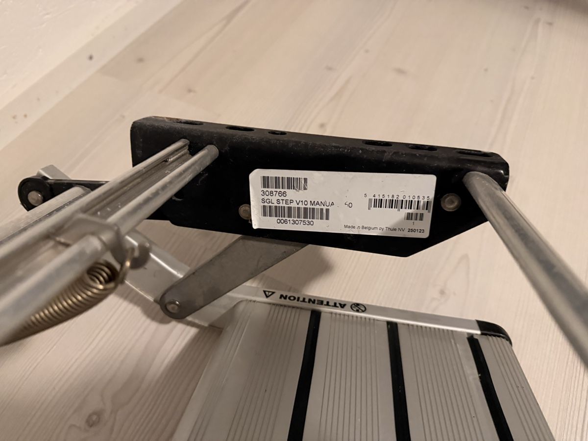 Thule Sonstiges Campingzubehör: Thule Einstiegstritt Manuel – Gebraucht aus St. Gallen von Wood26 2