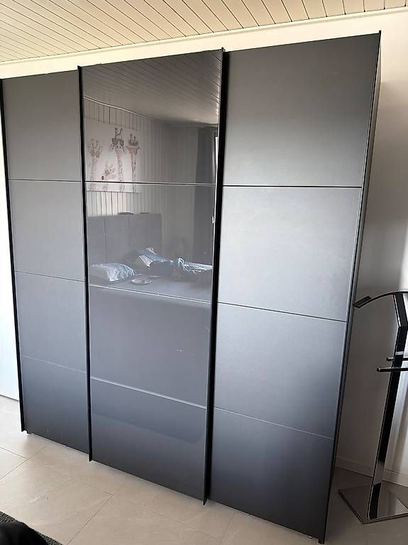 Schränke: Schrank – Gebraucht aus Heitenried von Daniekilchoer