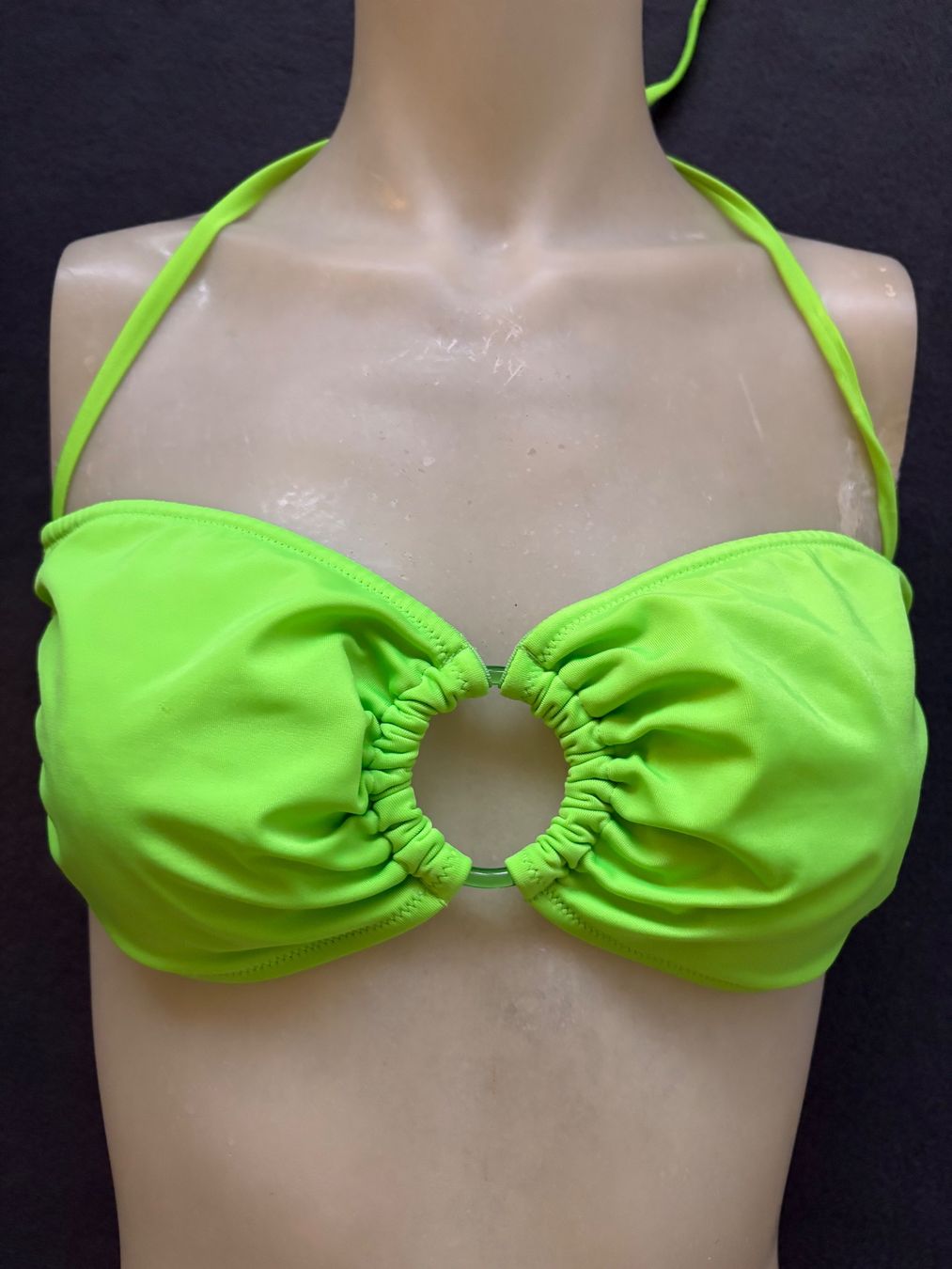 H&M Badekleider & Bikinis: Bikini Top grL Cup C – Gebraucht aus Niederbipp von fashionfuchs