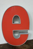 Leuchtbuchstaben e Design Leuchte Deko