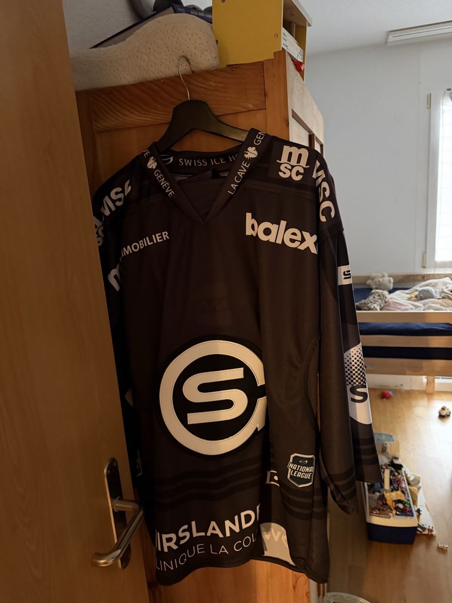 Leibchen & Hosen: Maillot GSHC éditions limitée  Avec bas – Neu (gemäss Beschreibung) aus DÜDINGEN von Dylan.1