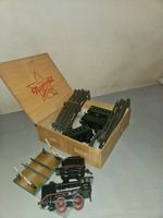 Alte Märklin R 880 Blechspielzeug Eisenbahn – Lok, Wagen & G