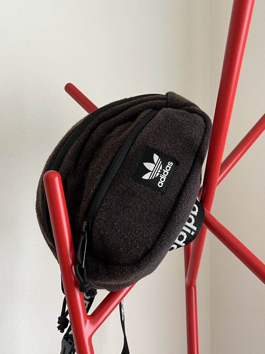 Adidas Borse: Banane Adidas – Usato da Lutry venduto da meg_pk9l 1
