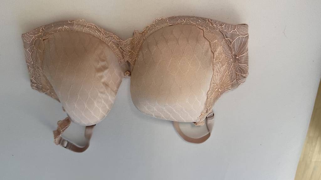 Intimissimi Altra biancheria intima: Schalen BH Gr. 80D – Usato da Zürich venduto da Juni20010 2