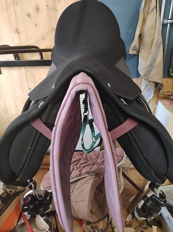 Selles, accessoires: Wintec VS-2000 HART – Neuf avec emballage d'origine à Bullet par Talullah 1