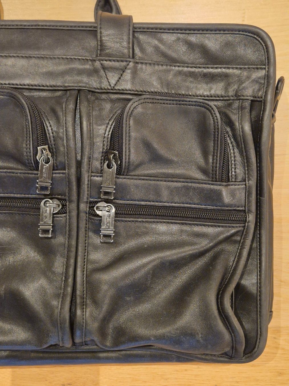 Tumi Borse: TUMI Alpha Expandable 904D3 Leder – Usato da Aarau venduto da 08_15 7