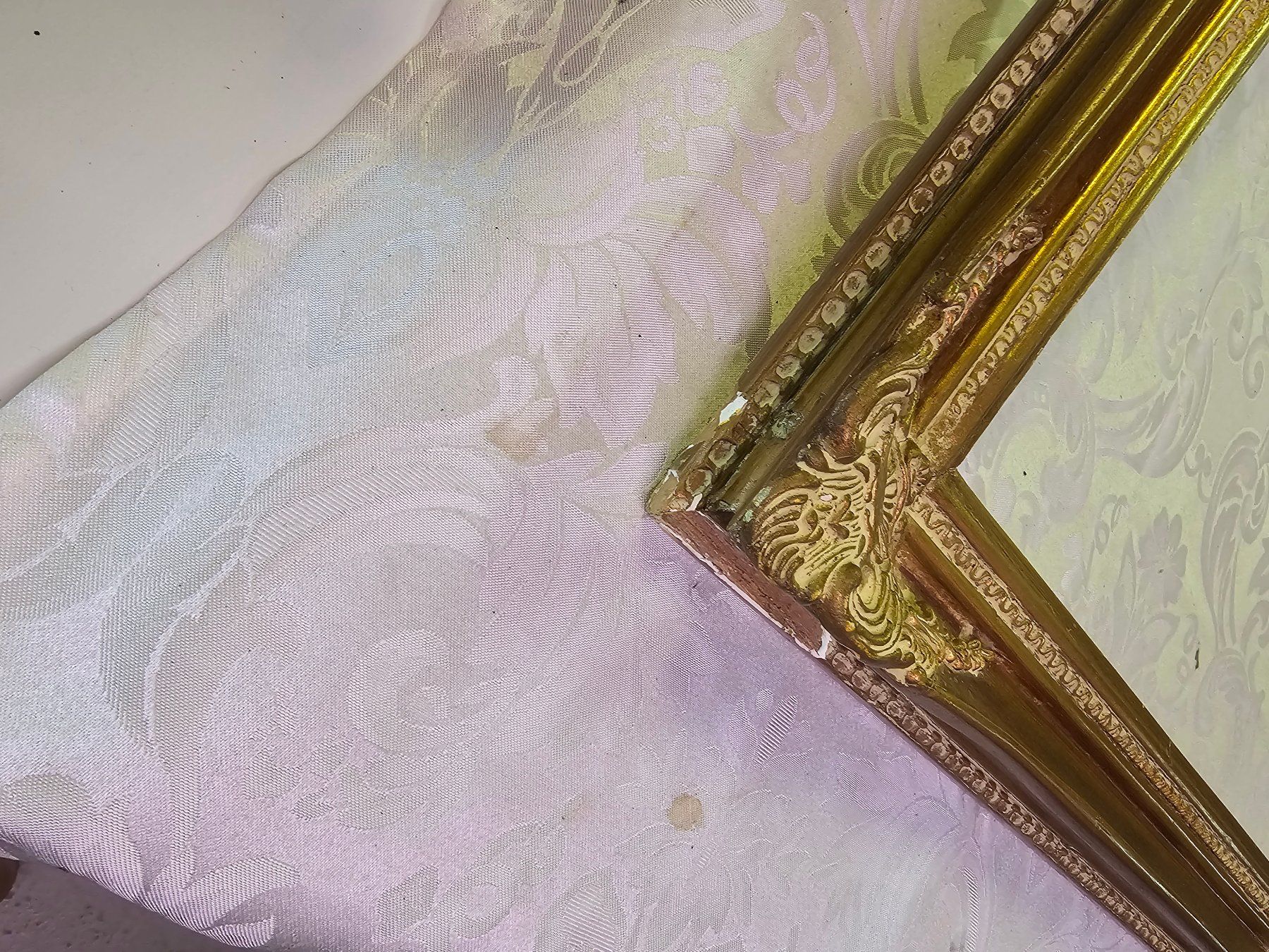 Cadres de tableaux: Barocker Bilderrahmen goldfarben mit Gebrauchsspuren – D'occasion à Opfikon par Seebacherbrocki55555 2