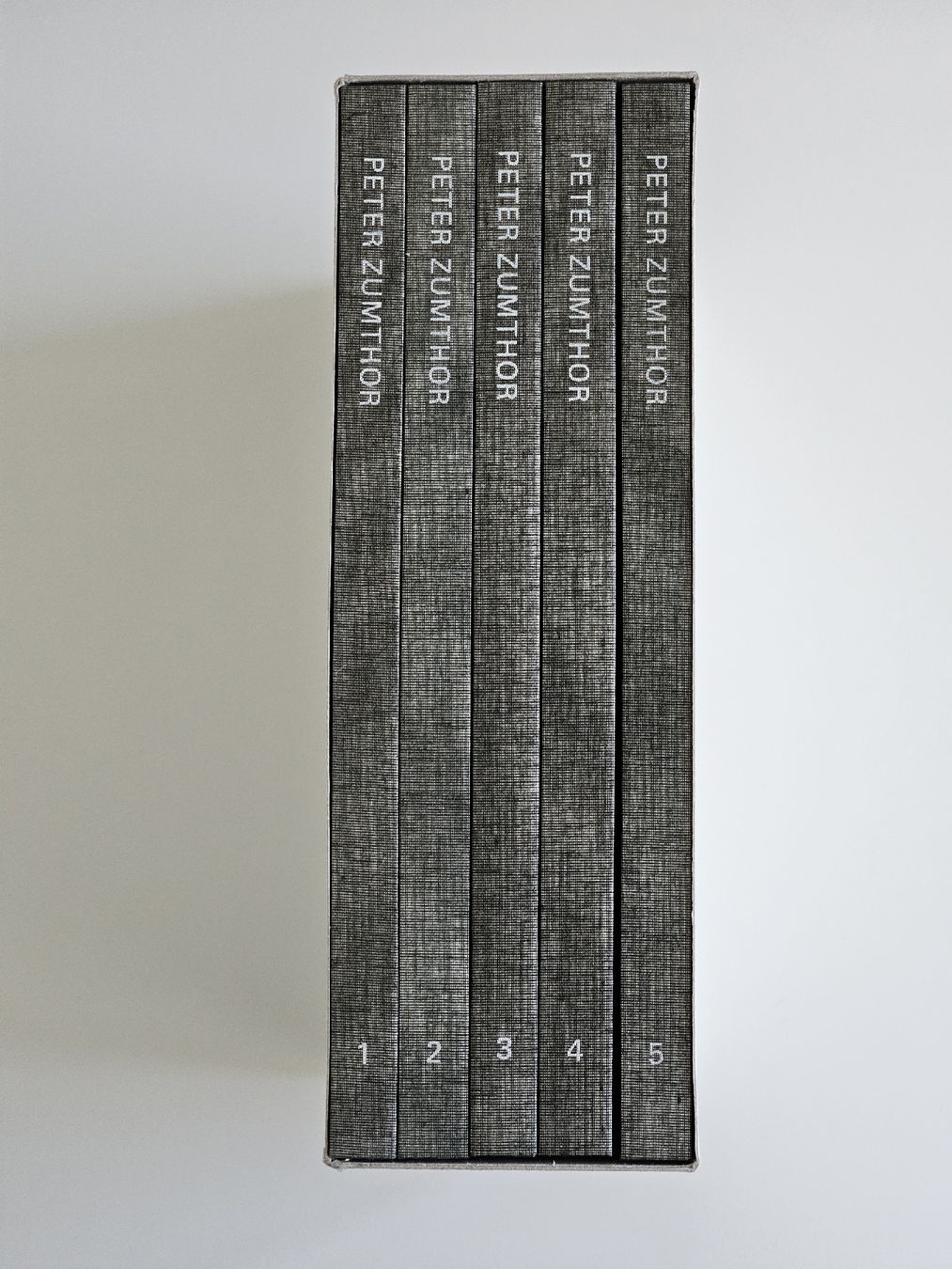 Libri: Peter Zumthor - Werkausgabe / 5 Bände / NEU – Nuovo e nell'imballaggio originale da Hinwil venduto da Justnox 4