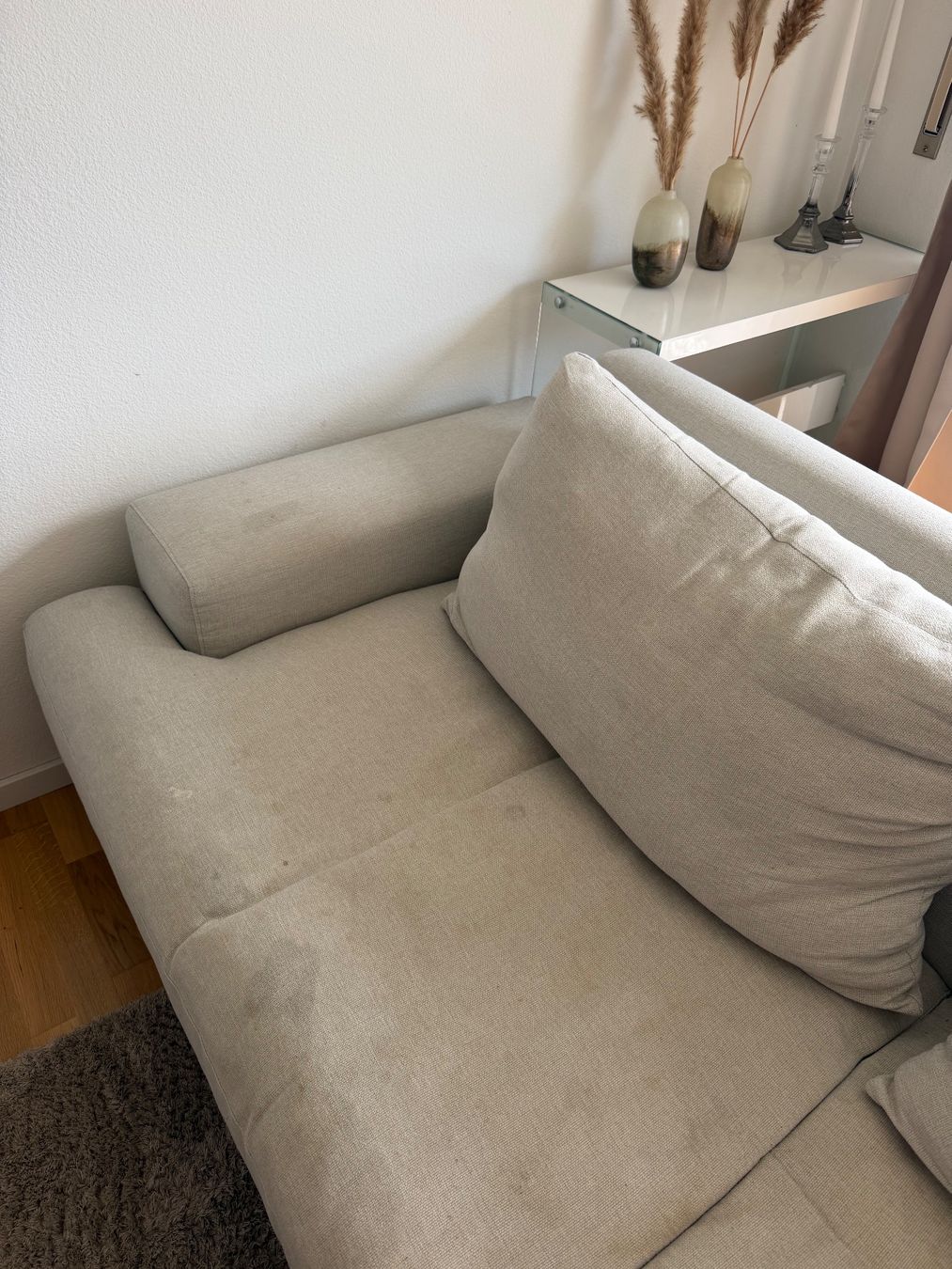 Sofas: Gratis Beige Sofa mit Hocker und Teppich – Gebraucht aus Zürich von hil_zh8n 3