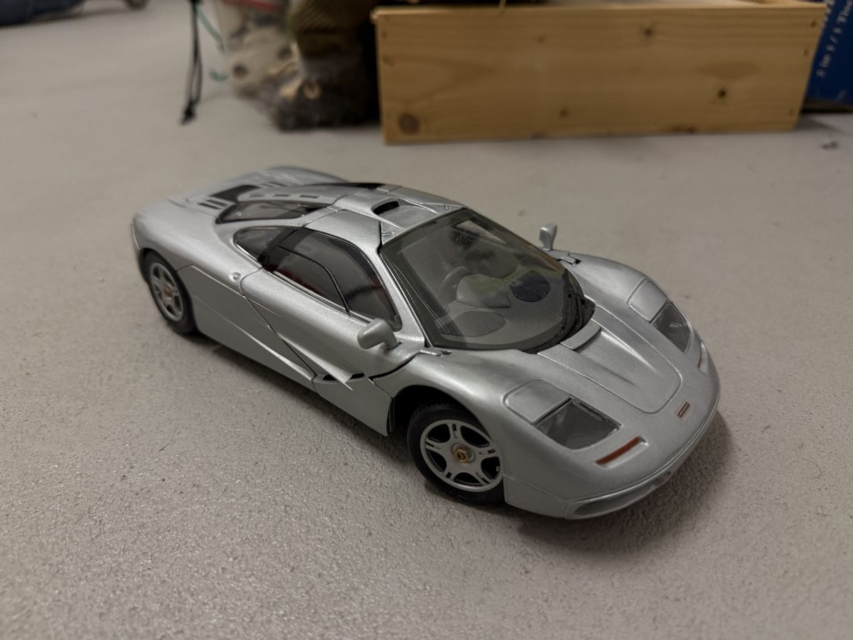 Mclaren Modellini d'auto: McLaren F1 1:18 – Usato da Rapperswil SG venduto da josh67