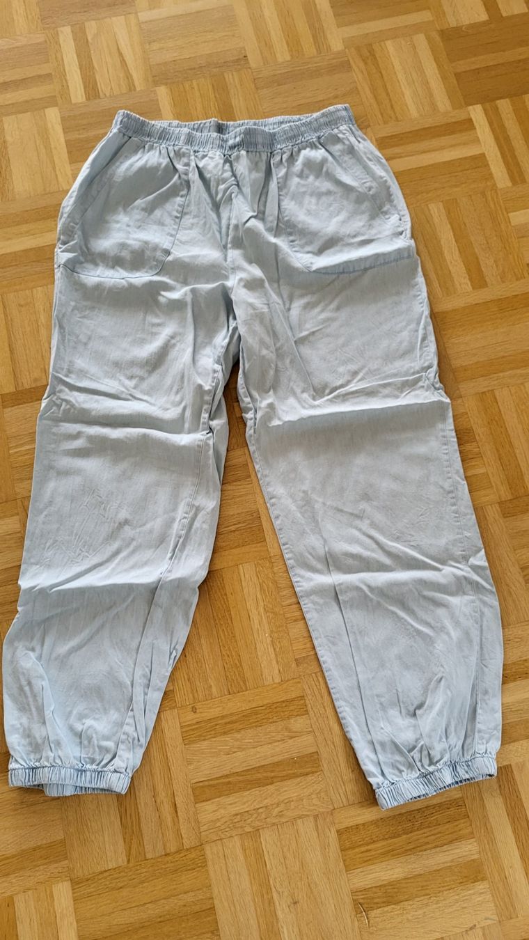 Lotti di vestiti: Kleiderpaket Hosen Grösse XL – Usato da Horw venduto da Pfderi0 3