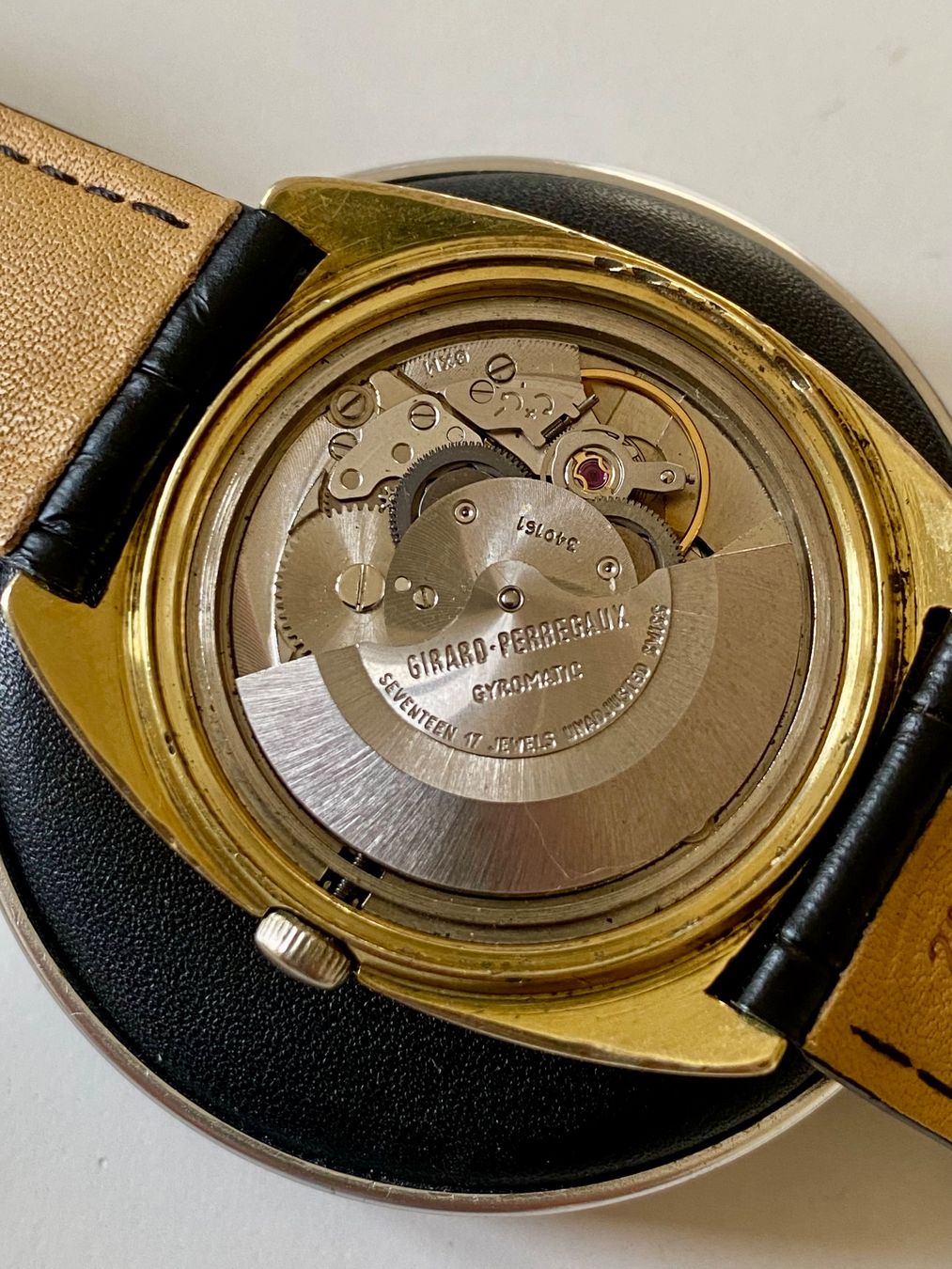 Girard-Perregaux Uhren: Girard Perregaux Gyromatic Day Date Ruby indexes dial – Gebraucht aus Küsnacht ZH von Pedramy 7