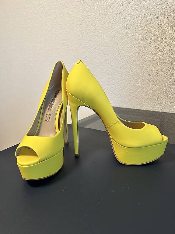 Scarpe da donna: Buffalo Gr 39 High Heels mit Plateau – Usato da Fislisbach venduto da sillycarmen 1
