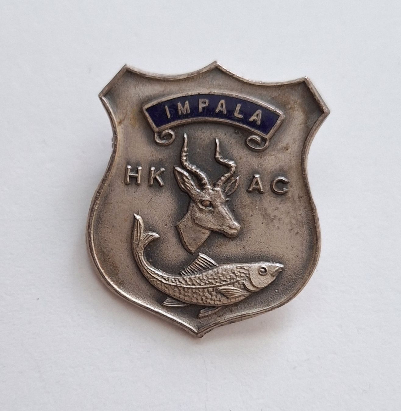 Placchette & Badge: Anstecknadel Impala HK AC – Usato da Muttenz venduto da sar_bt6n