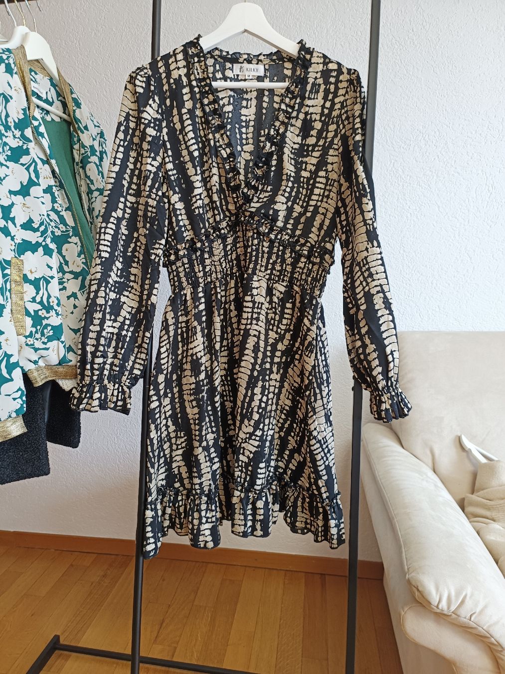 Vestiti: Robe Kilky noire et beige taille M – Nuovo (secondo la descrizione) da Chermignon-Bas venduto da deb_vme 5