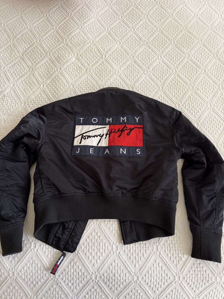 Tommy Hilfiger Jacken: Tommy Hilfiger Bomberjacke Gr. S – Gebraucht aus Erlinsbach SO von VWV1 6