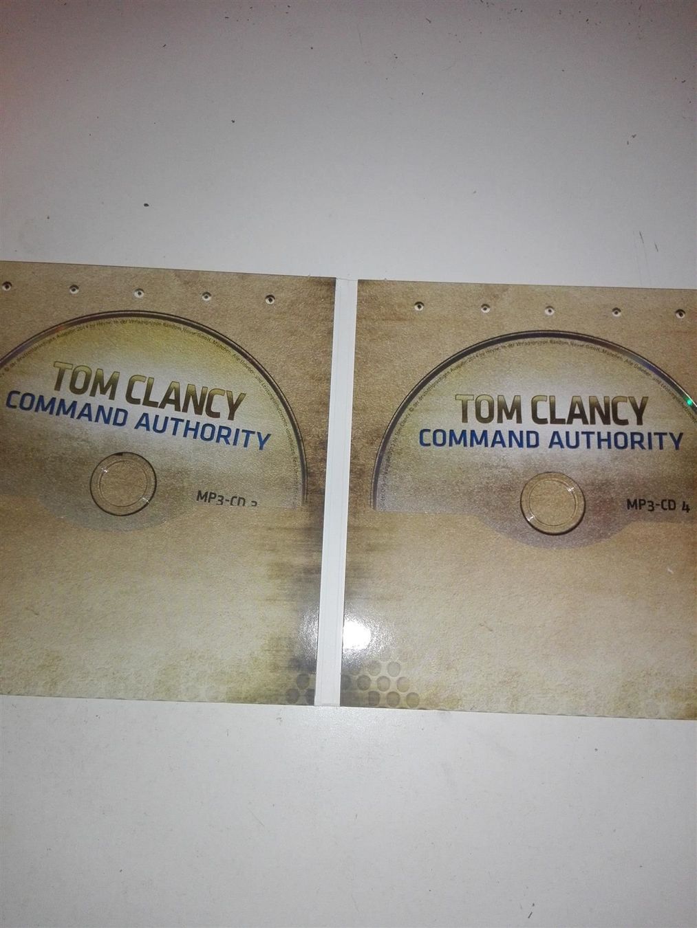 Audiolibri: Tom Clancy: Command Authority - Kampf um die Krim (4-mp3 CD) – Usato da St.Gallen venduto da elk2023 4