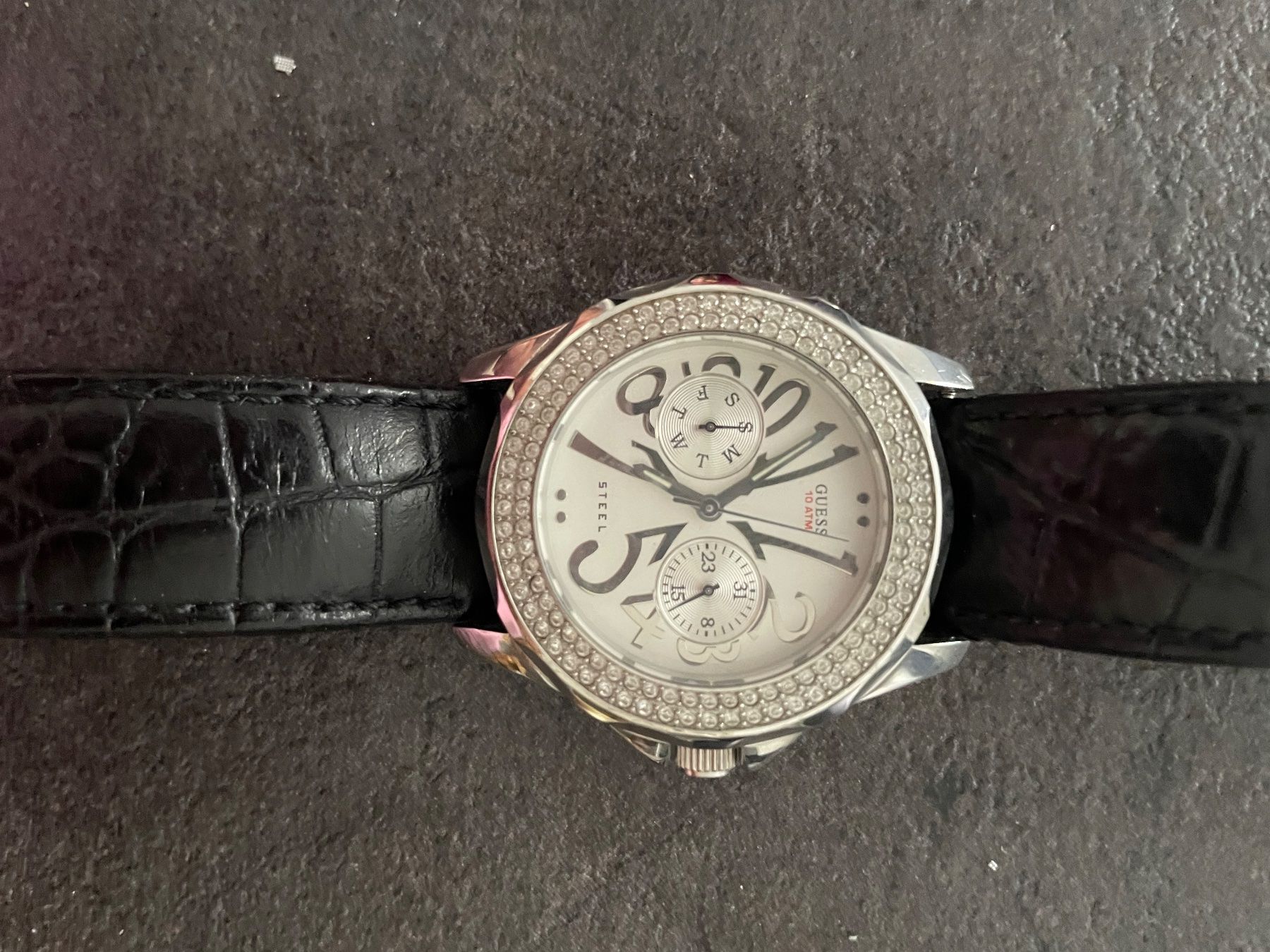 Guess Uhren: Guess Armbanduhr – Gebraucht aus Zunzgen von mel_y6w2