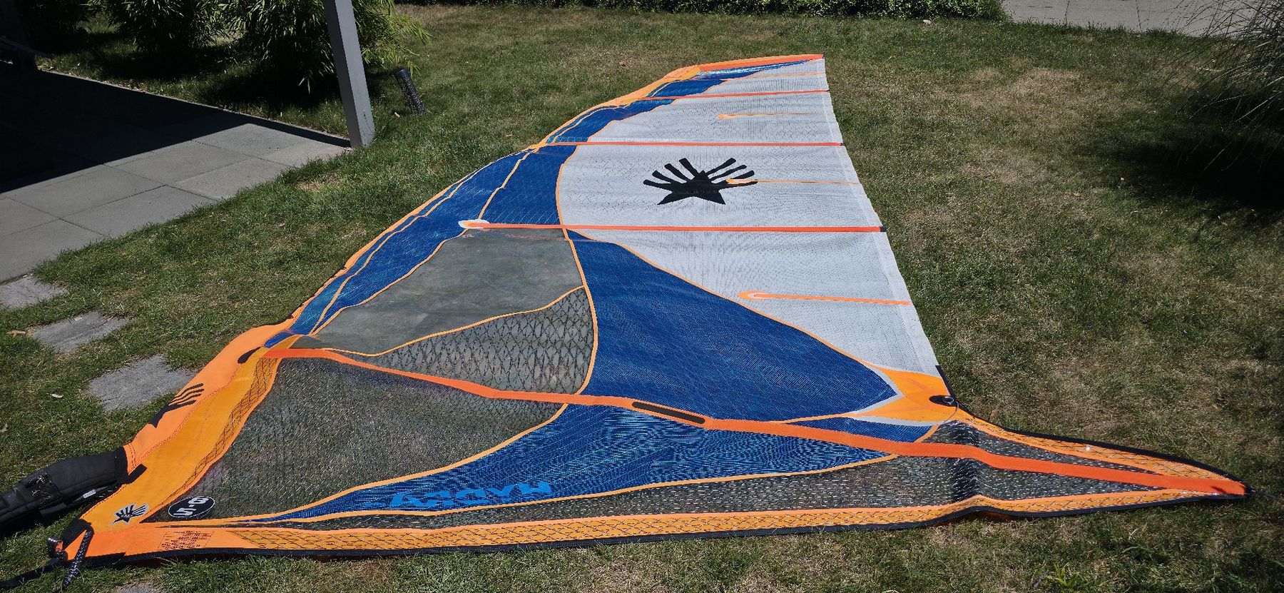 Surfen: voile windfoil Ezzy 8.5m et mât 460 – Gebraucht aus Romanel-sur-Lausanne von Gerco60
