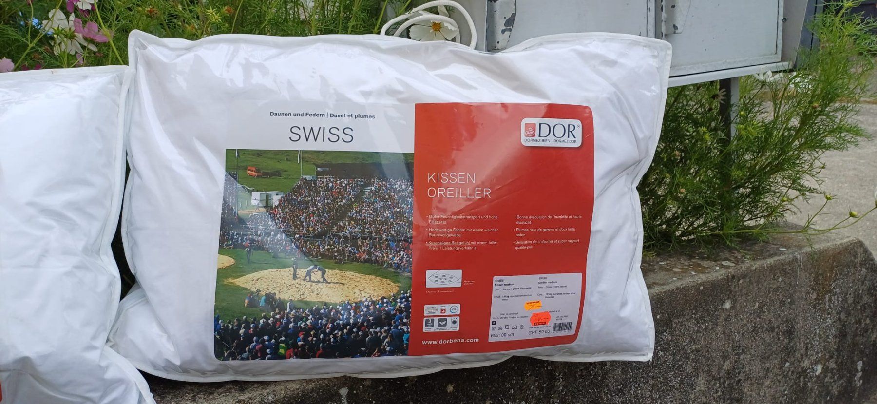 Cuscini: Coussin literie1350gr.bonne qualité – Nuovo e nell'imballaggio originale da Payerne venduto da jea_m6nb 1