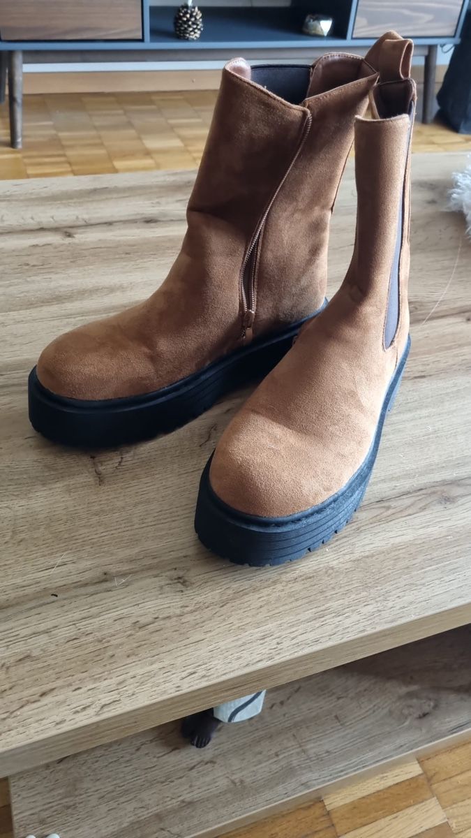 Chaussures femmes: Stiefel Größe 40 – Neuf (Voir description) à Adliswil par rossoelmare