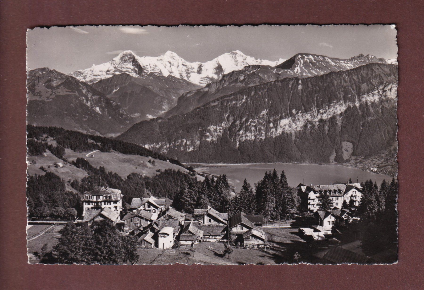 Cartoline postali: BEATENBERG - Eiger - Mönch - Jungfrau - 1943 – Usato da Pully venduto da nicecards-shop