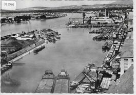 Basel . Teilansicht des Rheinhafens