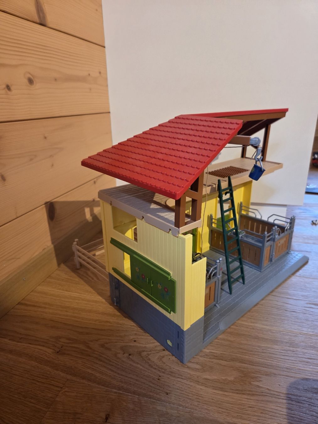 Schleich Giocattoli: Schleich Pferdestall mit Zubehör – Usato da Oberbipp venduto da MABU1988 4