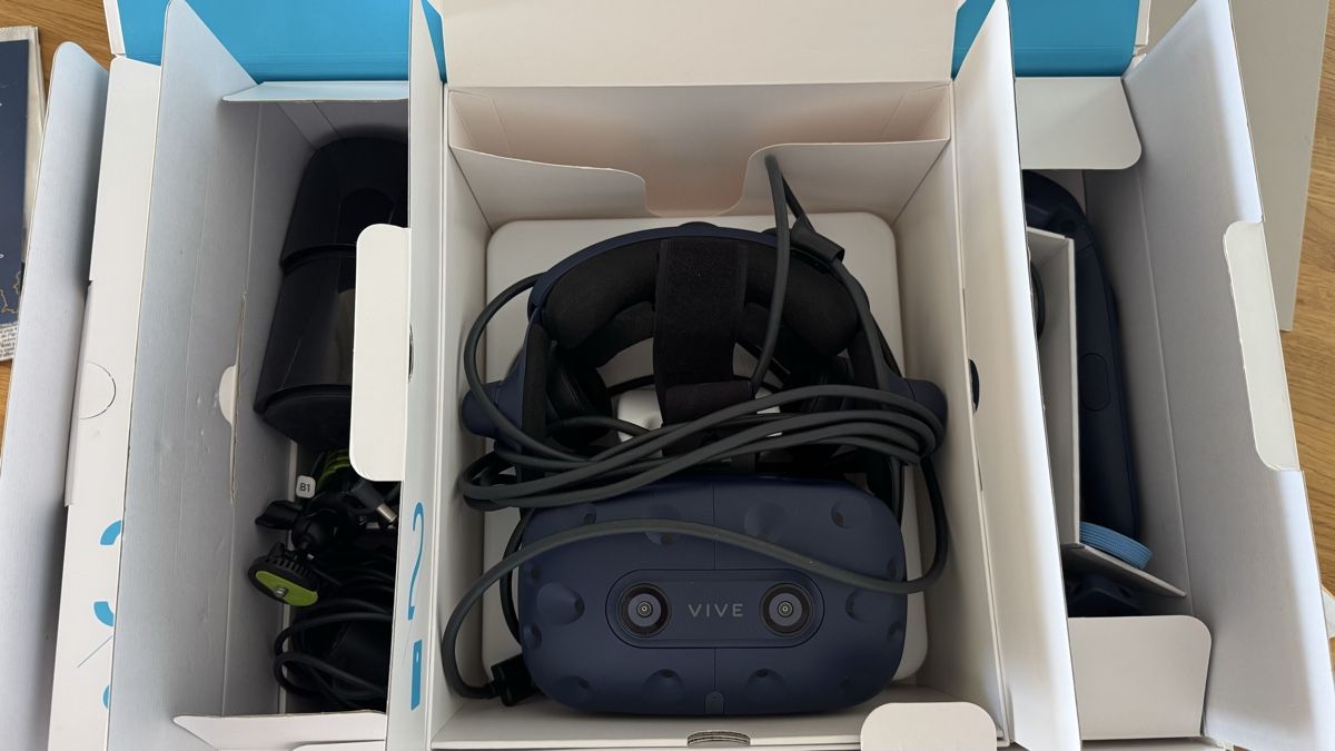 HTC Casque VR: HTC Vive Pro VR Headset Bundle – D'occasion à Préverenges par dbersiga 2
